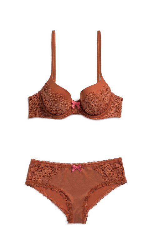 Treat Your Mum This Mother's Day at Victoria's Secret 